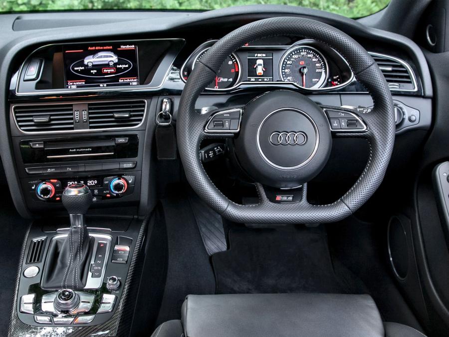 Торпедо Audi RS4 Avant (B8, 8K) 2012 года  (UK) (фото 16 из 29)